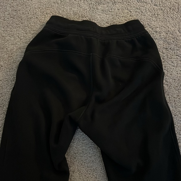 Lululemon Scuba high rise joggers - Picture 2 of 6